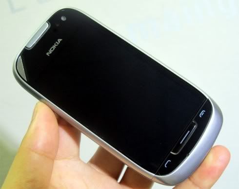 Nokia-701-Unbox_3-1.jpg