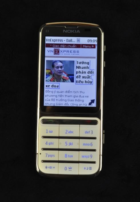 nokia_c3_01_gold_cellphones-77.jpg