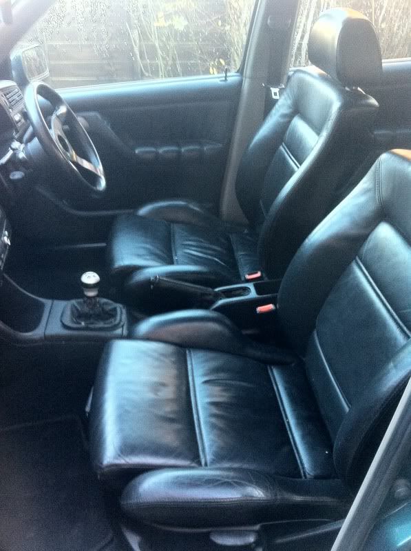 http://i932.photobucket.com/albums/ad169/georgewc4/vr6frontseats-1-2.jpg